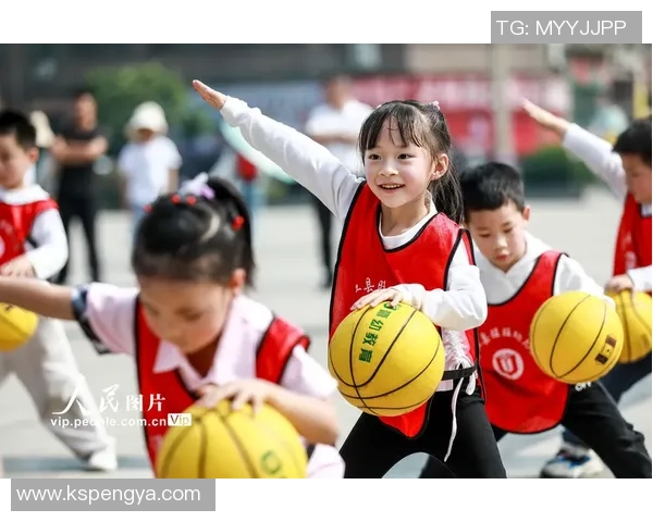 三年级小孩篮球训练技巧与比赛心得分享让孩子们爱上运动的乐趣与团队精神